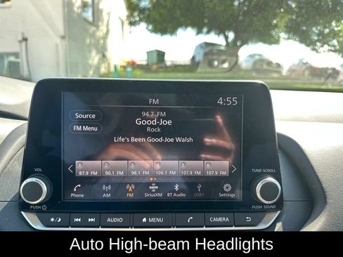 Used 2025 Nissan Rogue SV w/ SV Premium Package FWD image 16