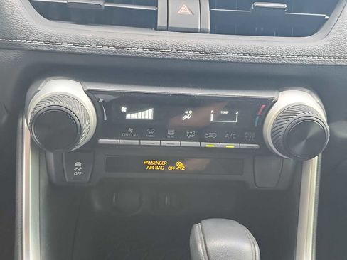 Used 2022 Toyota RAV4 LE image 19