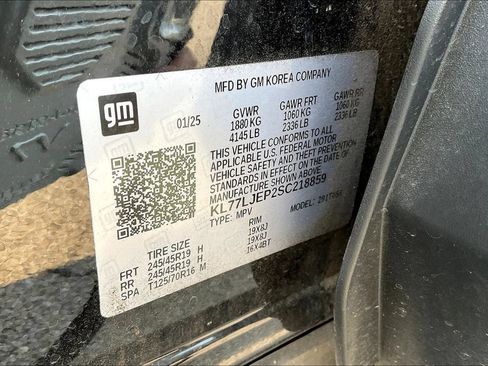 Used 2025 Chevrolet Trax RS FWD image 32