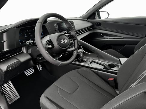 New 2025 Hyundai Elantra Sport image 14