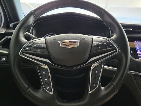 Certified 2022 Cadillac XT5 Premium Luxury image 16