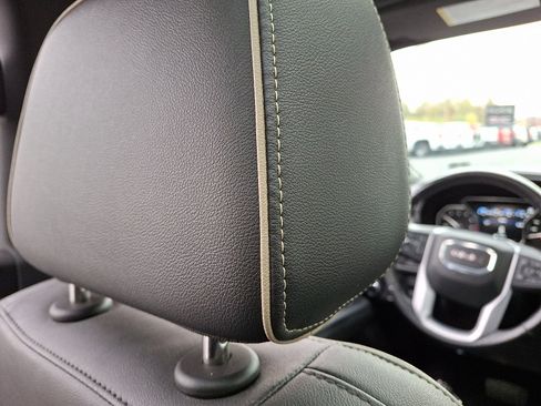 Used 2021 GMC Yukon SLT w/ SLT Luxury Plus Package image 13