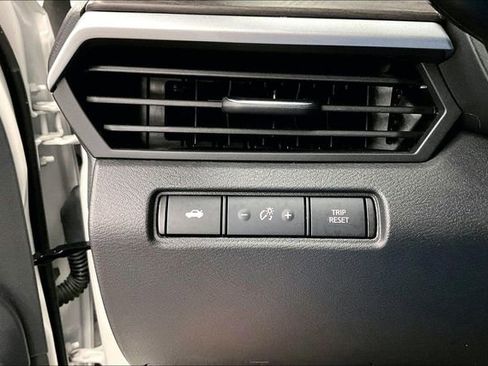 Used 2025 Nissan Altima 2.5 SV image 36