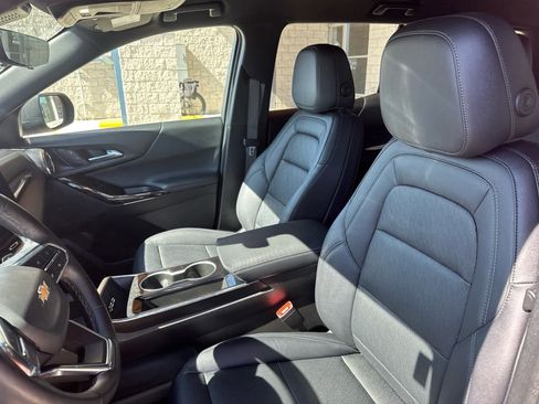 Used 2025 Chevrolet Equinox LT w/ Convenience Package II image 11