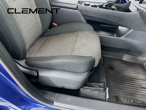 Used 2022 Nissan Rogue SV image 31