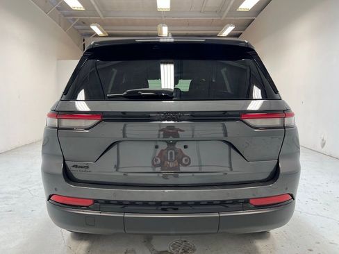 Used 2022 Jeep Grand Cherokee Altitude image 10