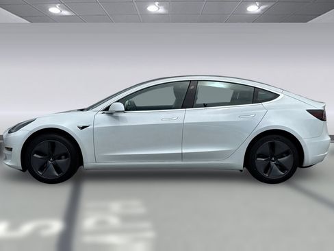 Used 2020 Tesla Model 3 Standard Range RWD image 2
