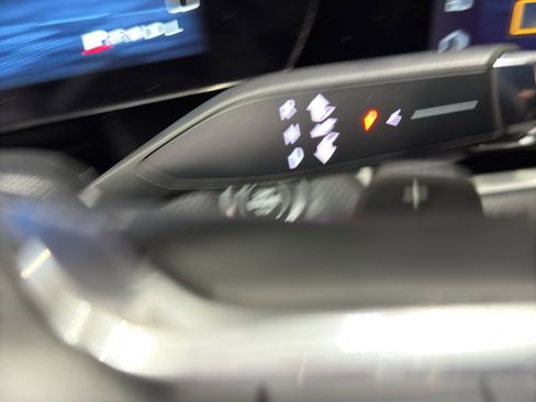 Used 2025 Chevrolet Equinox LT w/ Convenience Package II image 24