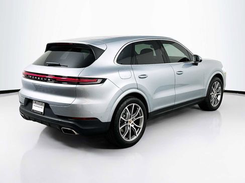 Certified 2025 Porsche Cayenne image 9