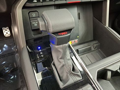 Used 2025 Toyota Tundra Limited image 12