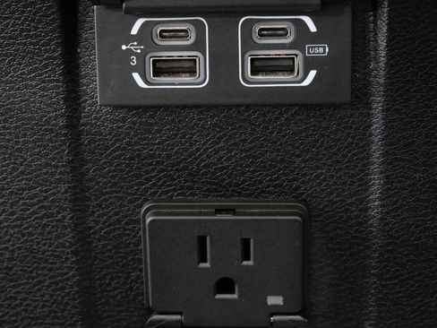 Used 2019 Jeep Wrangler Unlimited Sahara image 26