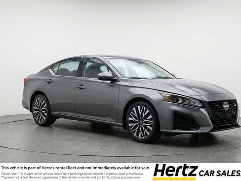 Used 2025 Nissan Altima 2.5 SV FWD image 1