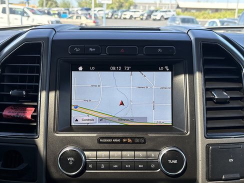 Used 2019 Ford Expedition XLT w/ Equipment Group 202A AWD/4WD image 27