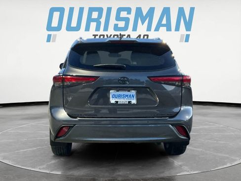 Used 2021 Toyota Highlander Limited image 6
