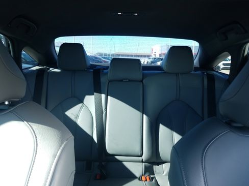 Used 2022 Toyota Avalon XLE image 19