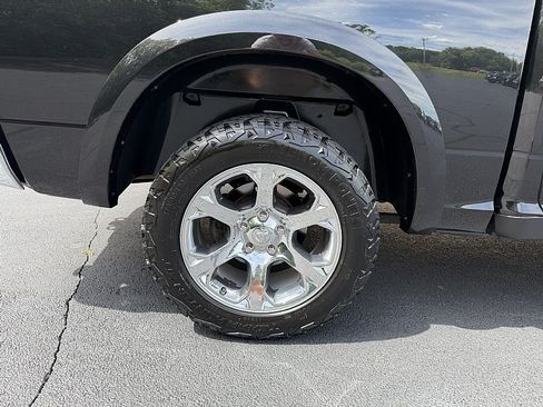 Used 2017 RAM 1500 Laramie w/ Convenience Group AWD/4WD image 8