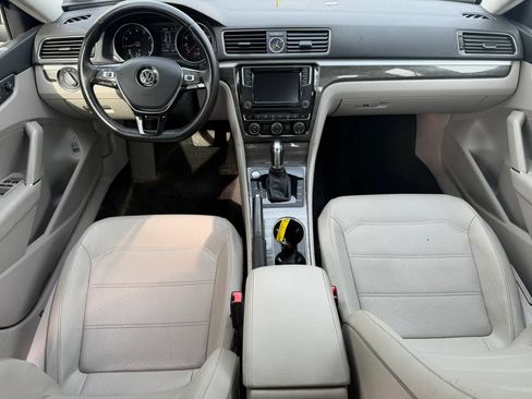 Used 2016 Volkswagen Passat 1.8T SE FWD image 13
