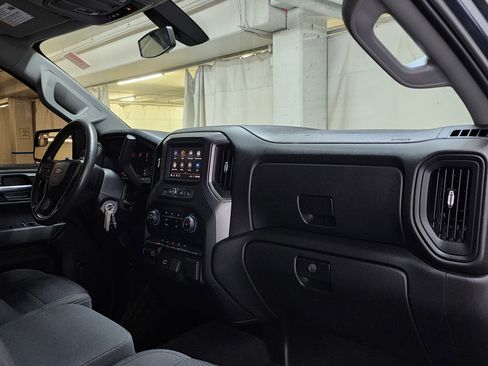 Used 2020 Chevrolet Silverado 1500 Custom w/ Custom 2.7L Value Package AWD/4WD image 20
