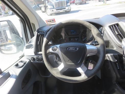 Used 2016 Ford Transit 250 130 Low Roof w/ Exterior Upgrade Package RWD image 18