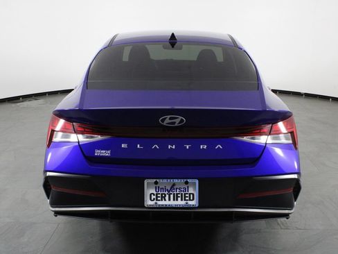 Certified 2025 Hyundai Elantra SEL FWD image 11