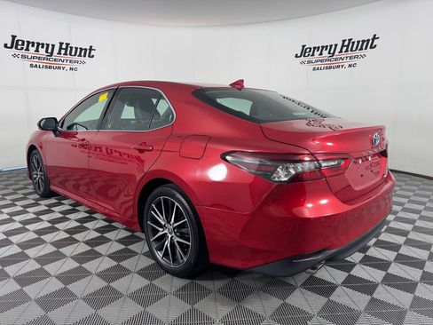 Used 2024 Toyota Camry XLE w/ Navigation Package FWD image 9