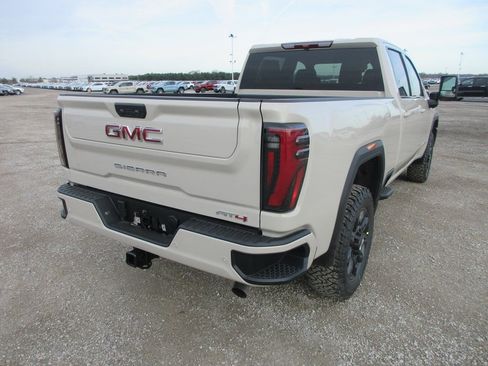 New 2026 GMC Sierra 2500 AT4 image 5