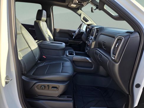 Used 2021 Chevrolet Silverado 1500 High Country w/ Technology Package image 20