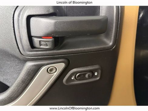 Used 2012 Jeep Wrangler Unlimited Sahara w/ Connectivity Group image 37