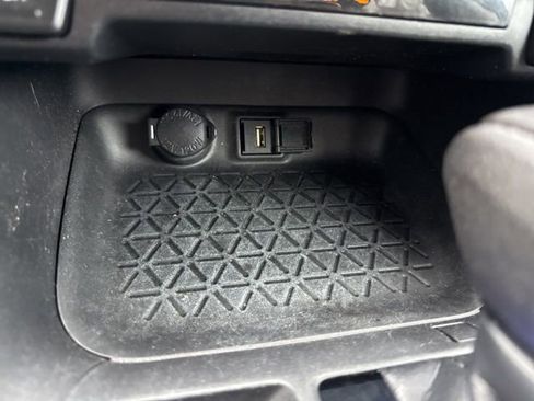 Used 2021 Toyota RAV4 XLE w/ Convenience Package image 17