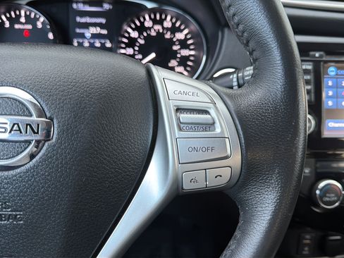 Used 2014 Nissan Rogue SL AWD/4WD image 17