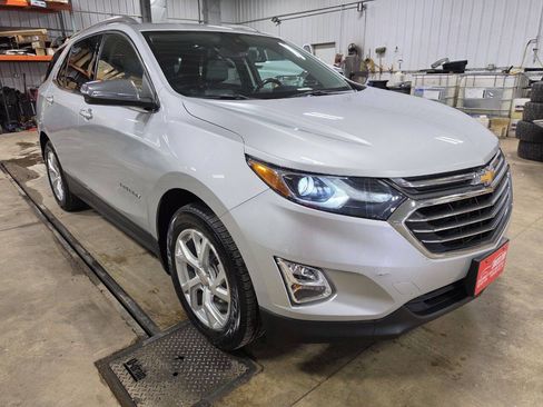 Used 2021 Chevrolet Equinox Premier w/ LPO, Floor Liner Package AWD/4WD image 1