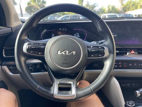 Used 2025 Kia Sportage EX FWD image 15