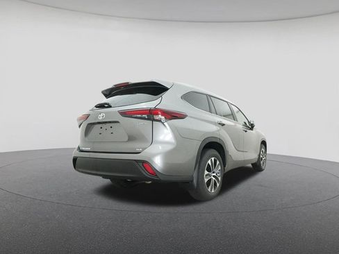 New 2026 Toyota Highlander XLE image 24