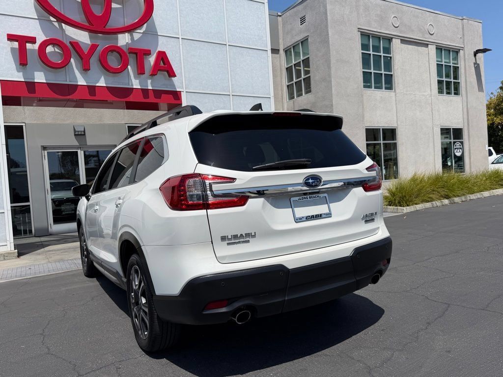 Used 2023 Subaru Ascent Limited AWD/4WD image 5