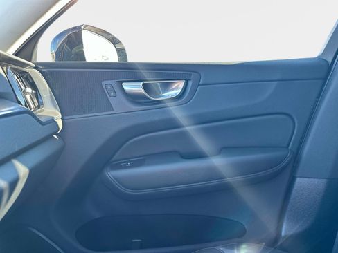 Certified 2025 Volvo XC60 B5 Core image 20