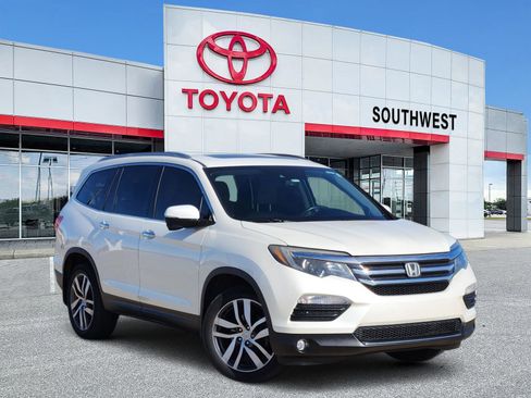 Used 2016 Honda Pilot Touring image 1