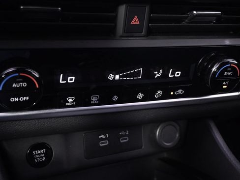 Used 2025 Nissan Rogue SV AWD/4WD image 31