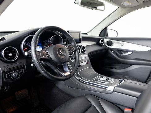 Used 2019 Mercedes-Benz GLC 300 4MATIC w/ Premium Package image 13