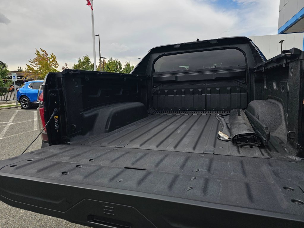 Used 2026 Chevrolet Silverado EV Trail Boss AWD/4WD image 18