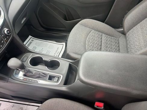 Used 2022 Chevrolet Equinox LT w/ Driver Convenience Package AWD/4WD image 19