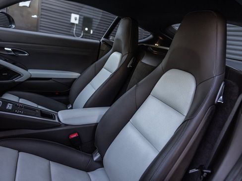 Certified 2016 Porsche Cayman image 5