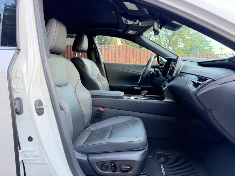 Used 2023 Lexus RX 350 Premium Plus w/ Accessory Package AWD/4WD image 30
