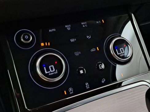 Used 2021 Land Rover Range Rover Evoque S image 32