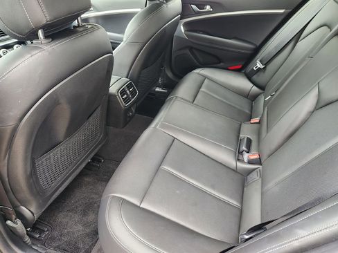 Used 2023 Genesis G70 2.0T image 30