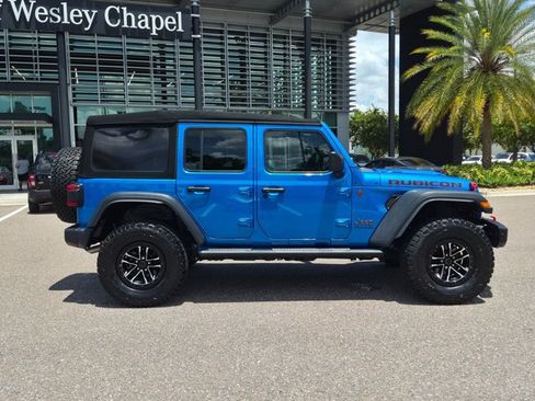 Used 2024 Jeep Wrangler Unlimited Rubicon w/ XTREMEE 35" Tire Package AWD/4WD image 4