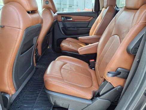 Used 2015 Chevrolet Traverse LT image 16