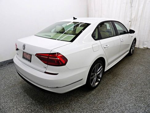 Used 2018 Volkswagen Passat 2.0T R-Line FWD image 6