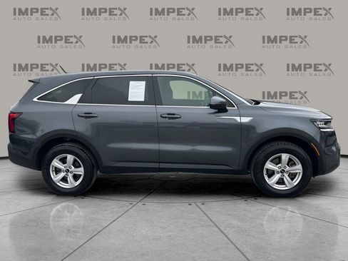 Used 2022 Kia Sorento LX image 6