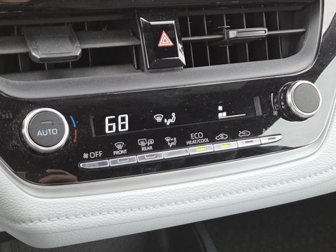 Used 2023 Toyota Corolla SE FWD image 27