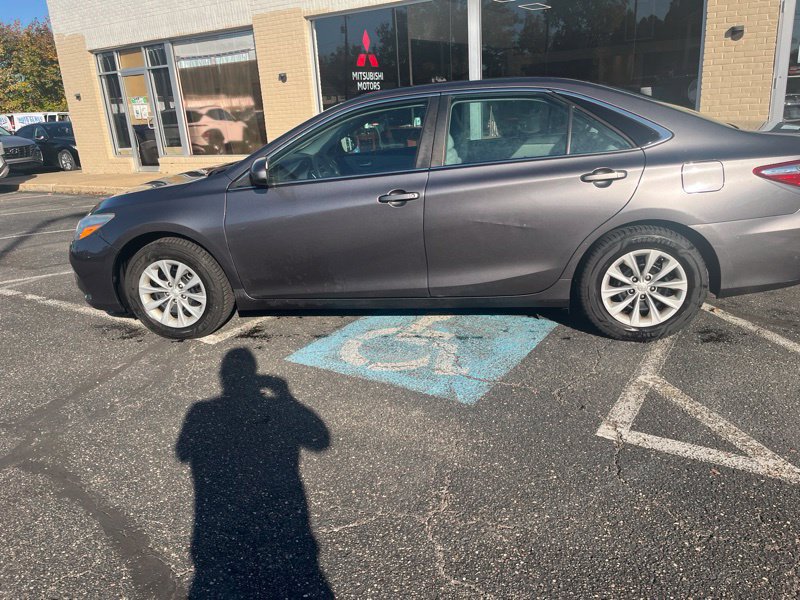 Used 2015 Toyota Camry LE FWD image 8